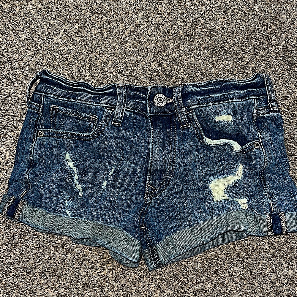Express Jean Shorts. (kids) Light/navy blue.